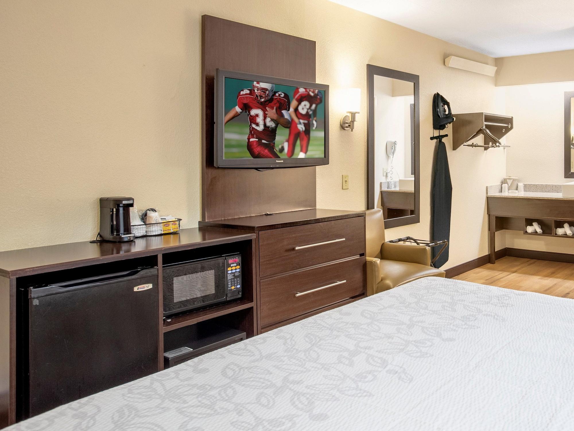 Red Roof Inn Plus+ Secaucus - Meadowlands Esterno foto
