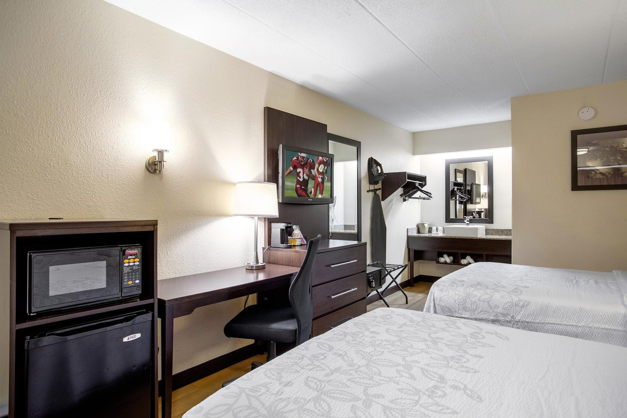 Red Roof Inn Plus+ Secaucus - Meadowlands Esterno foto