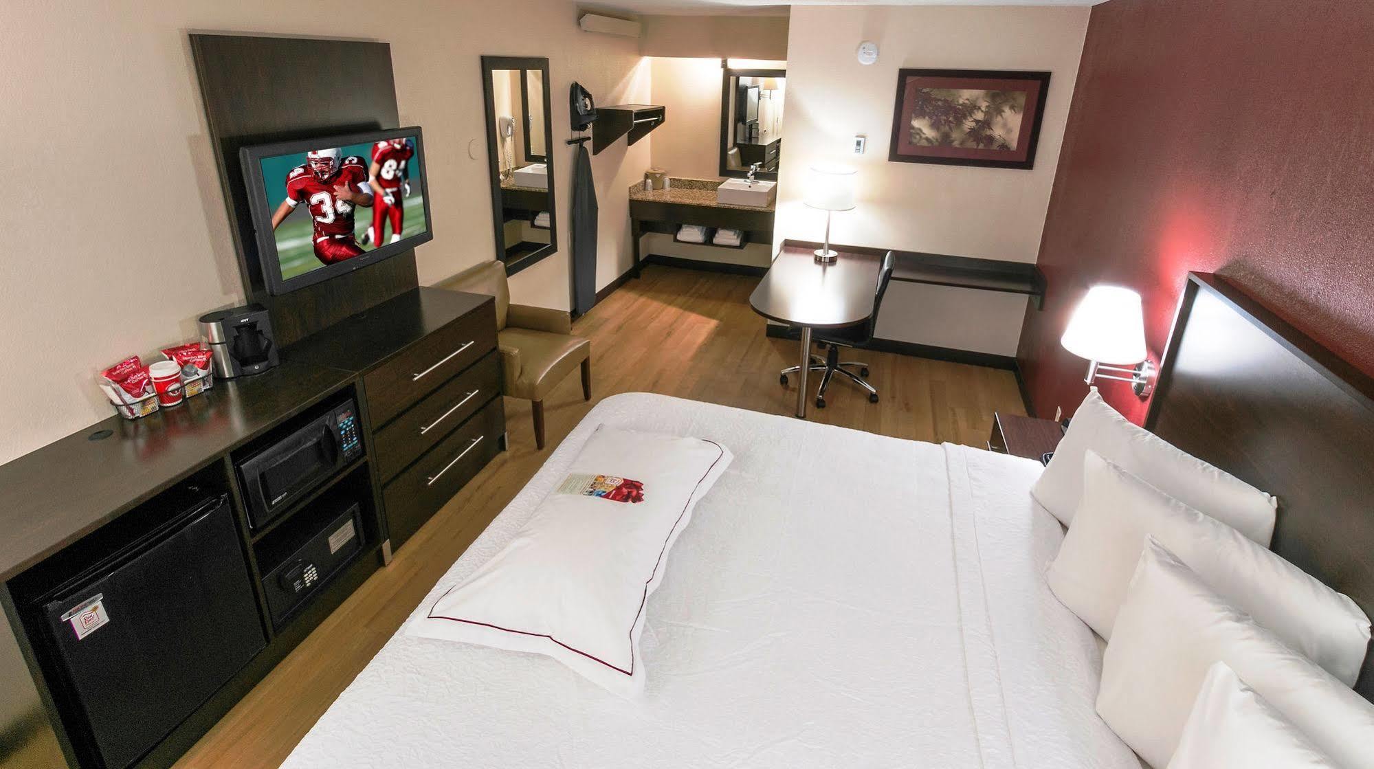 Red Roof Inn Plus+ Secaucus - Meadowlands Esterno foto